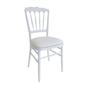Loc'Ambiances vous propose à la location la chaise napoleon blanche