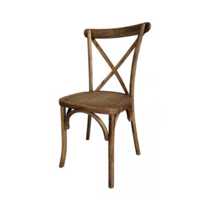 Nous vous proposons à la location nos chaises champetres en bois