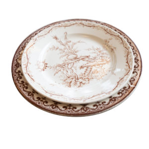 ensemble d'assiette marron vintage